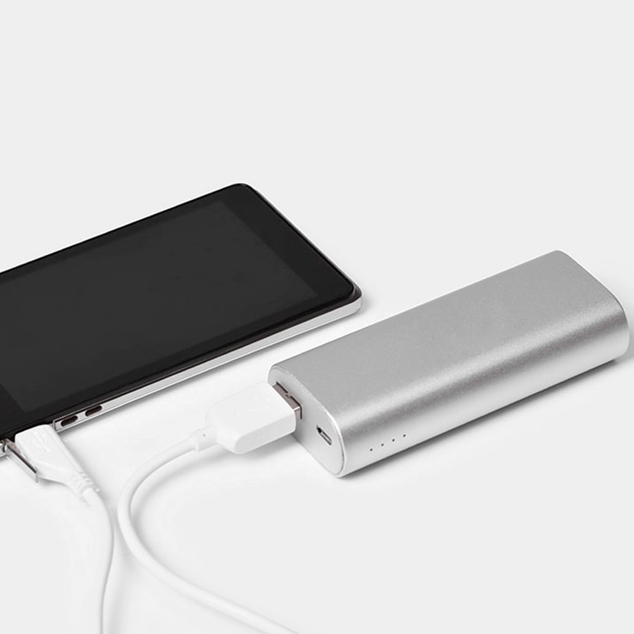 Универсальное зарядное устройство "Wister" (5200mAh) Универсальное зарядное устройство "Wister" (5200mAh)