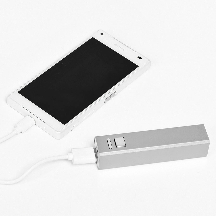 Универсальное зарядное устройство "Thazer" (2200mAh) Универсальное зарядное устройство "Thazer" (2200mAh)