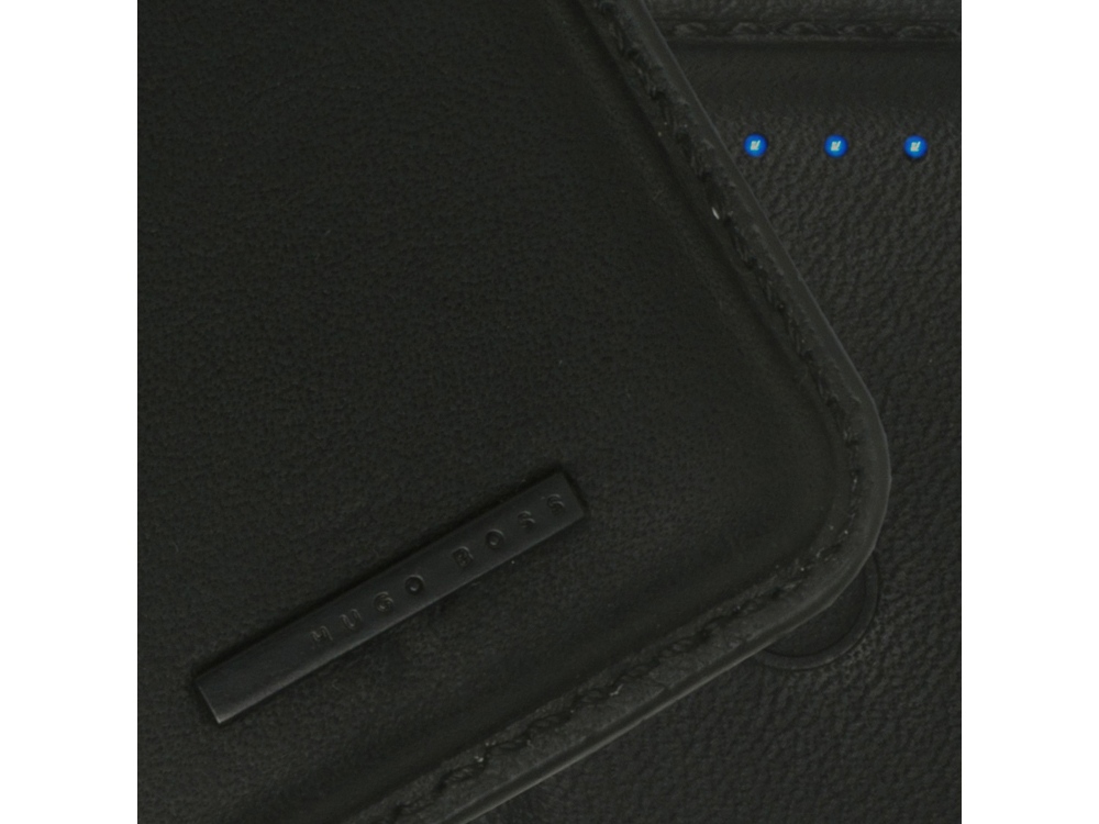 Портативное зарядное устройство Dusk, 5000 mAh. Hugo Boss Портативное зарядное устройство Dusk, 5000 mAh. Hugo Boss