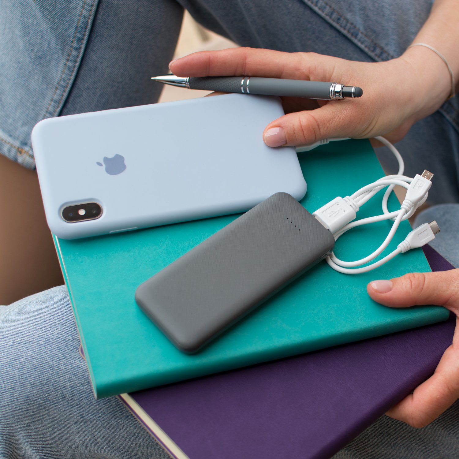 внешний аккумулятор, avis pb, 5000 mah, серый, заказать внешний аккумулятор, avis pb, 5000 mah, серый, купить внешний аккумулятор, avis pb, 5000 mah, серый, приобрести в Москве внешний аккумулятор, avis pb, 5000 mah, серый Каталог Внешний аккумулятор, Avis PB, 5000 mAh, серый от интернет-магазина «7 Сувениров»